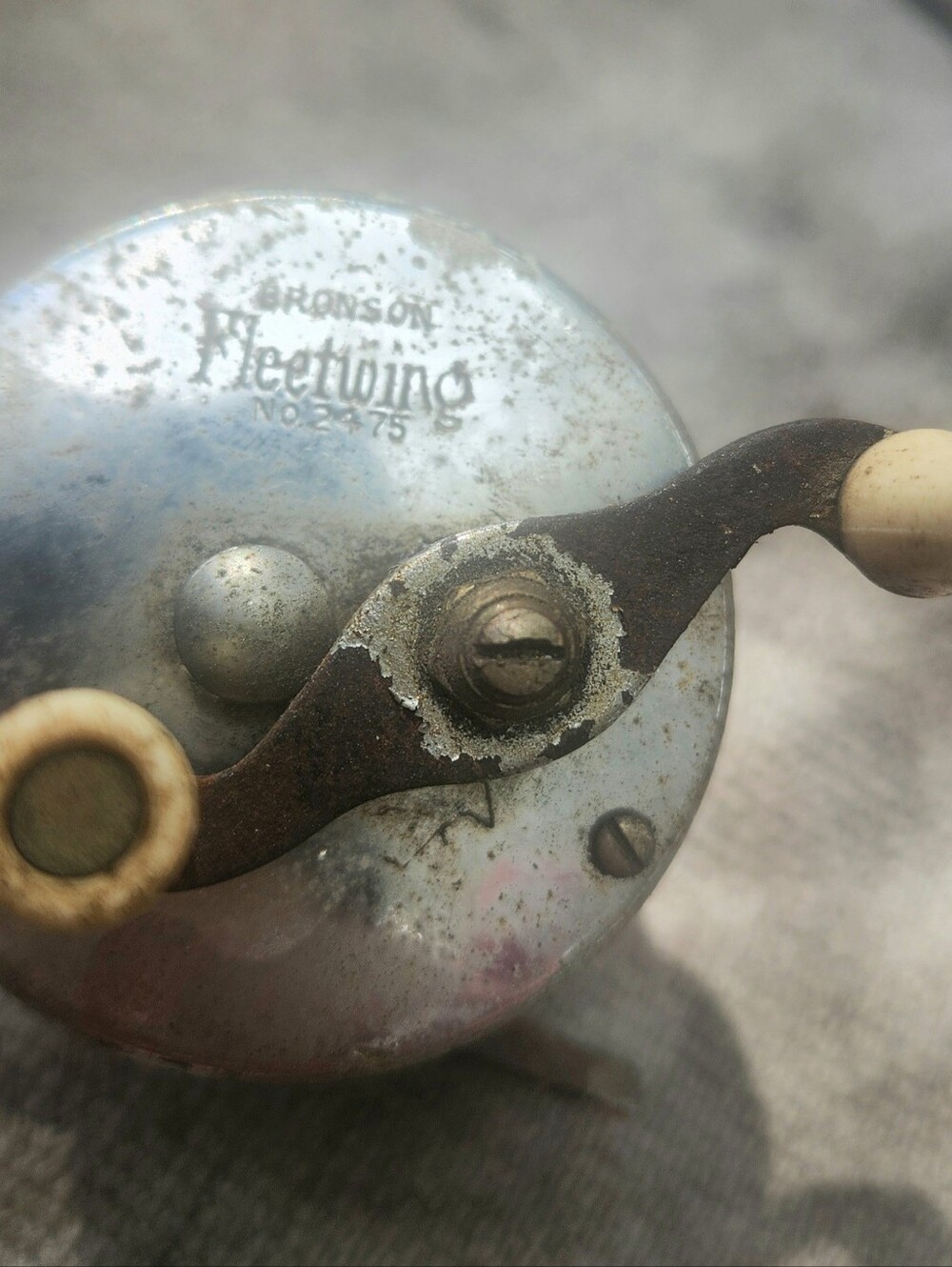 Vintage-Style FISHING REEL